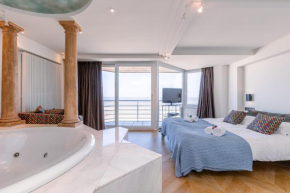Spacious duplex apartment with parking, THREE terraces and magnificent sea view!